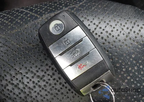 2016 Kia Sorento 3.3L Ex z USA, uszkodzony, nr VIN 5XYPH4A5XGG005526